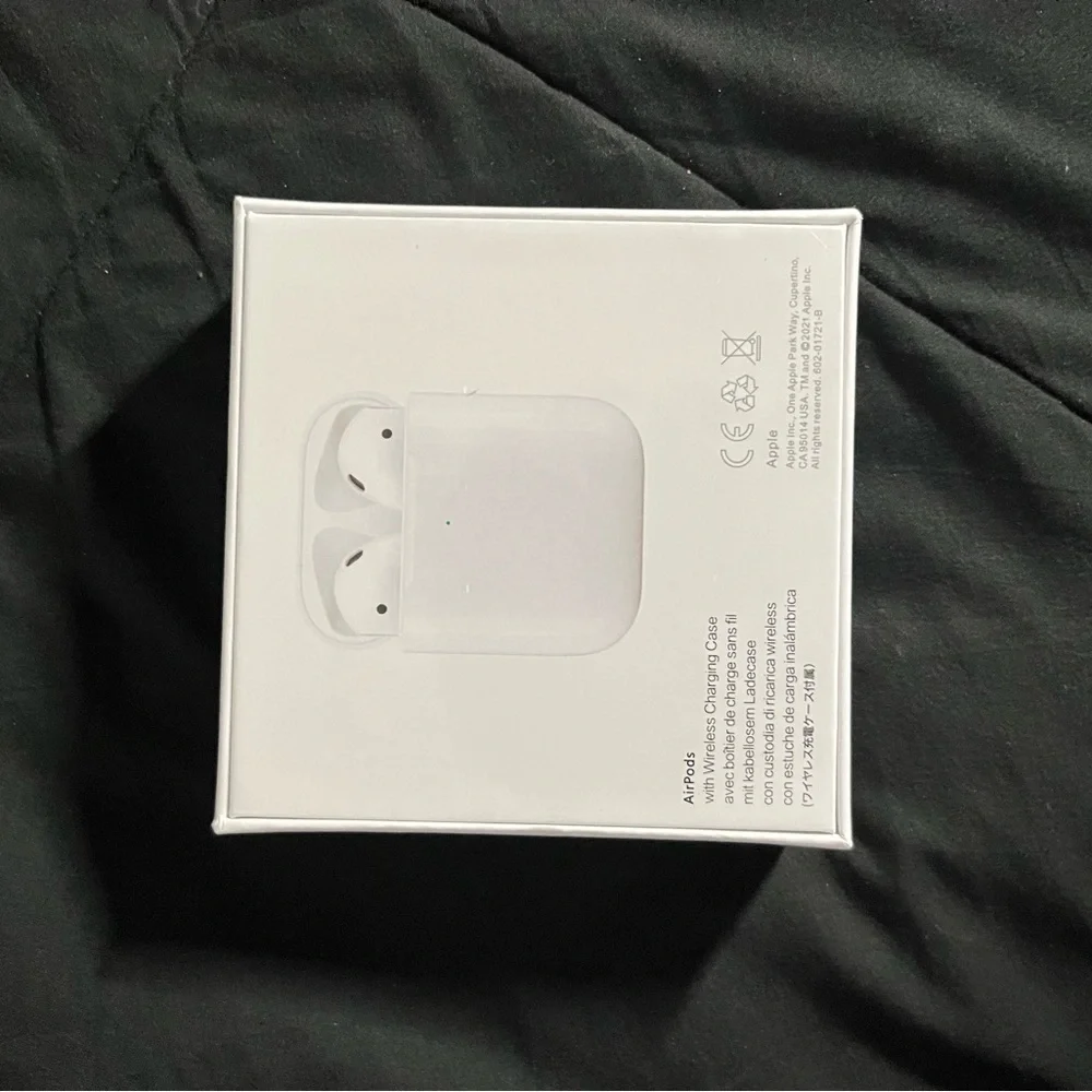 Apple White AirPods Wireless Headset